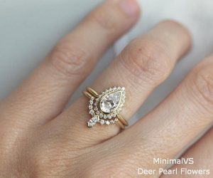 18k Gold Pear Shaped Moissanite Engagement Ring