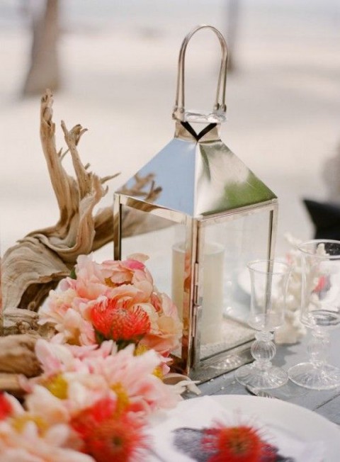 beach wedding centerpiece ideas with driftwood