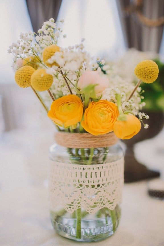 rustic wedding ideas-billy balls baby’s breath and ranunculus in mason jar wedding centerpiece