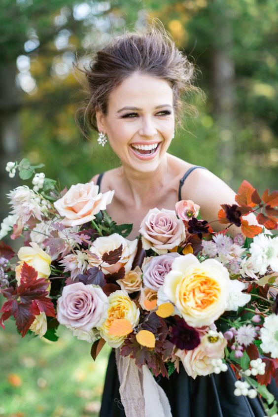 Autumn-inspired wedding bouquet