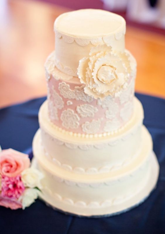 peach wedding cake idea via Lisa Hessel Photography