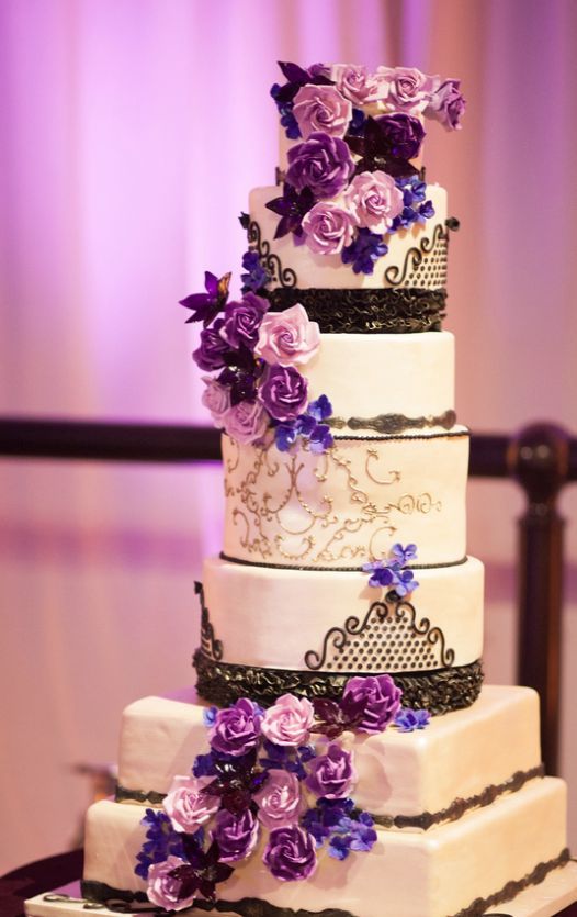 purple wedding cake idea