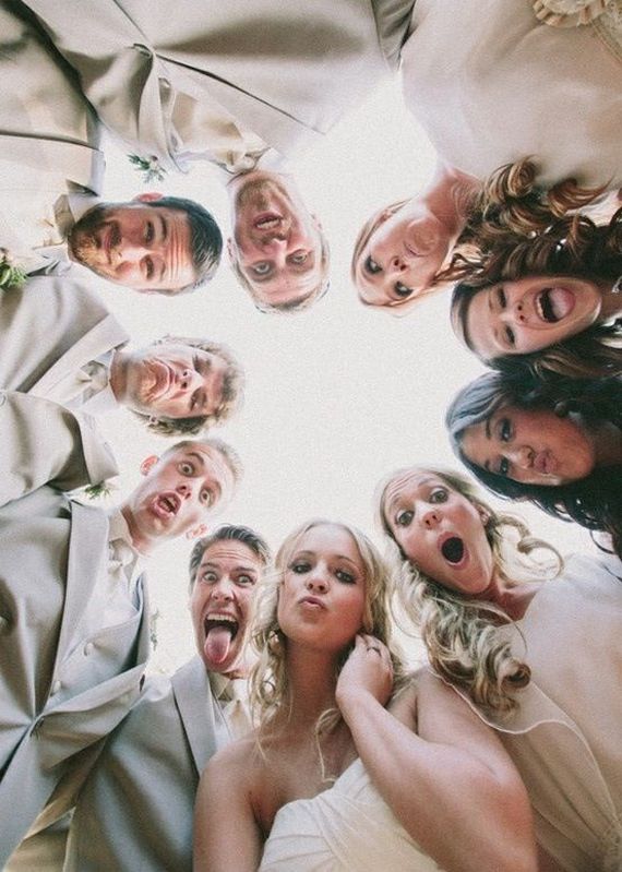 Funny wedding party photo ideas with bridesmaids and groomsmen