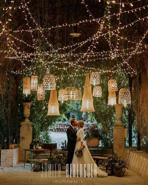 Romantic rustic country light wedding photo 19