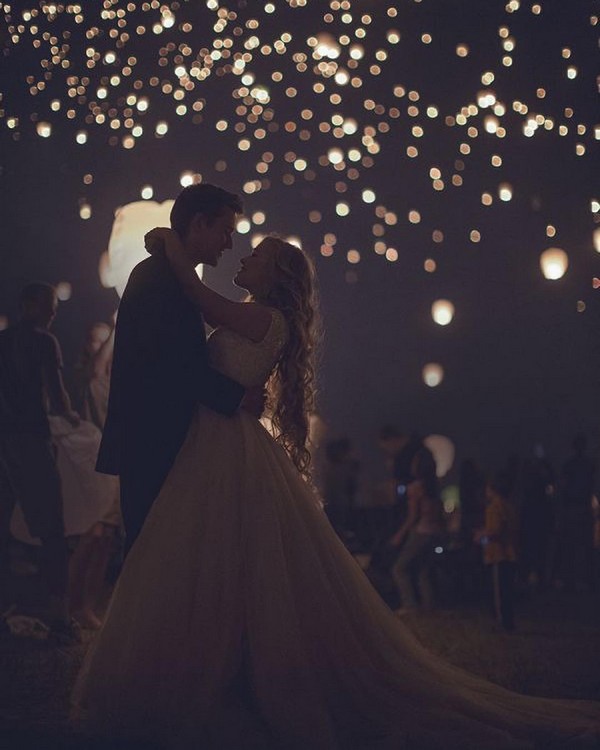 Romantic night wedding photo ideas with light