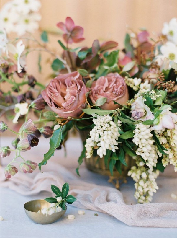 dusty rose hue wedding centerpiece