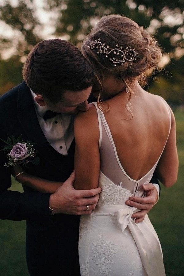 20 Romantic Shoulder Kiss Wedding Photography Pose Ideas My Deer Flowers