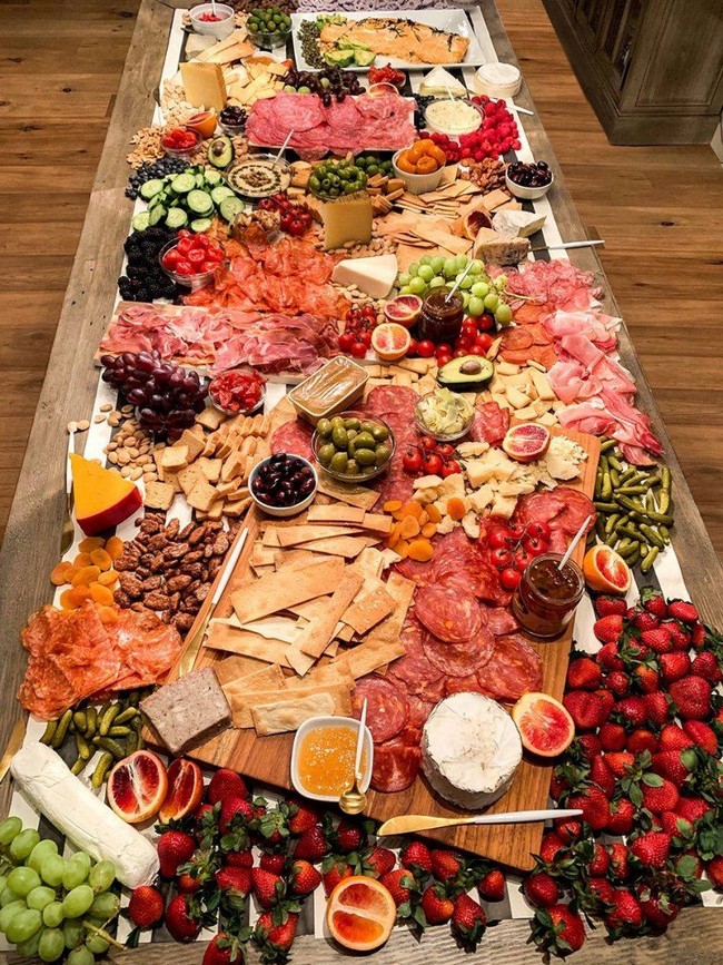 Charcuterie table food ideas for wedding #wedding #weddingfoods #weddingideas