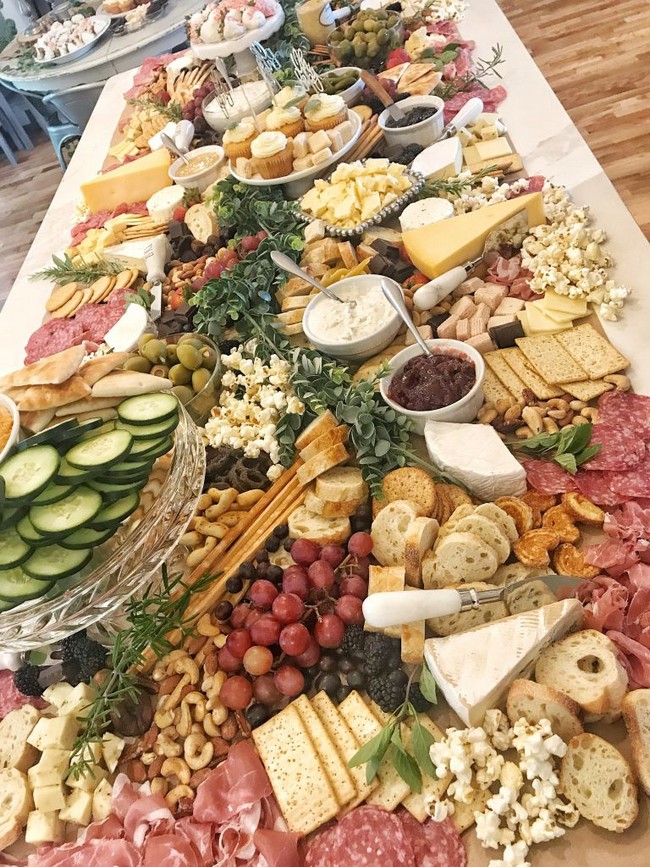 Charcuterie table food ideas for wedding #wedding #weddingfoods #weddingideas